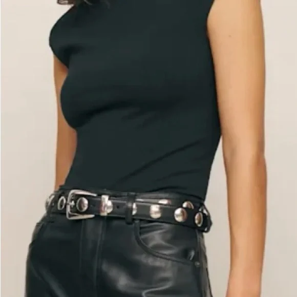 Reformation Black Short Sleeve Tee - Picture 2 of 7